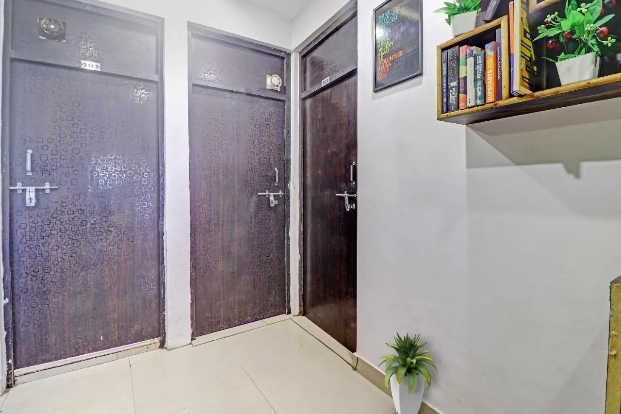 *** Hotel Oyo Flagship Green House Agra  India