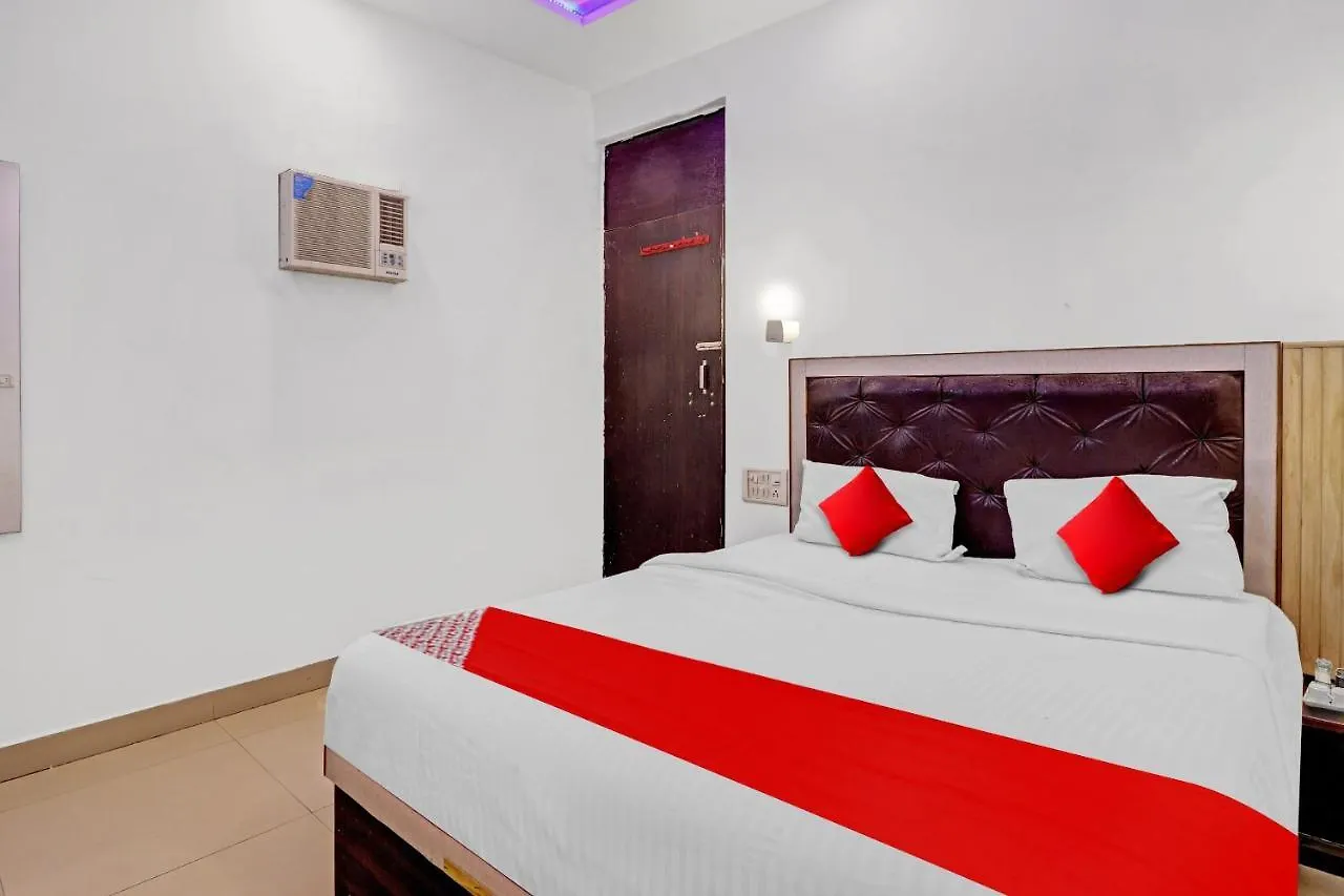 Hotel Oyo Flagship Green House Agra