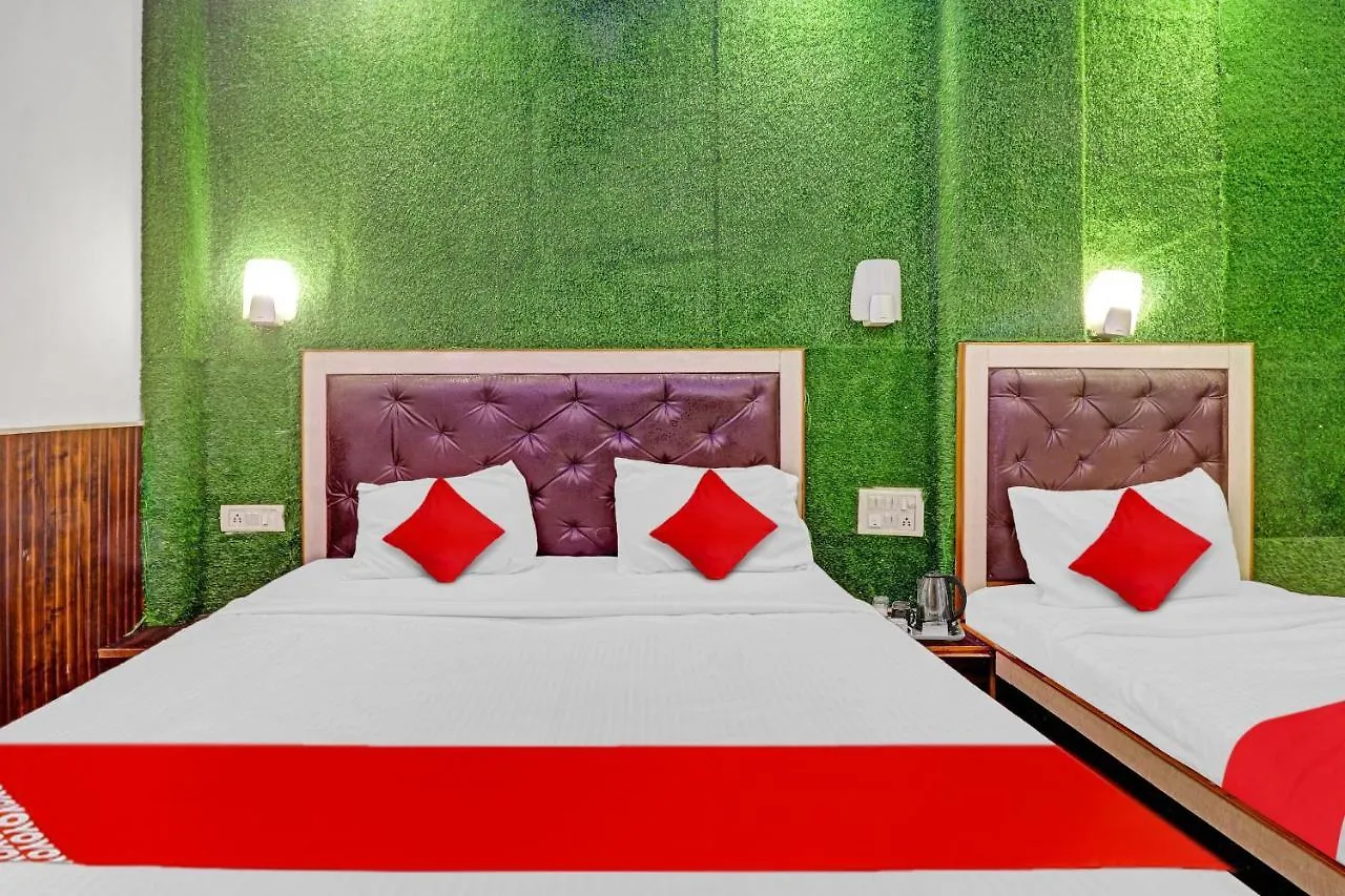 Oyo Flagship Green House Agra