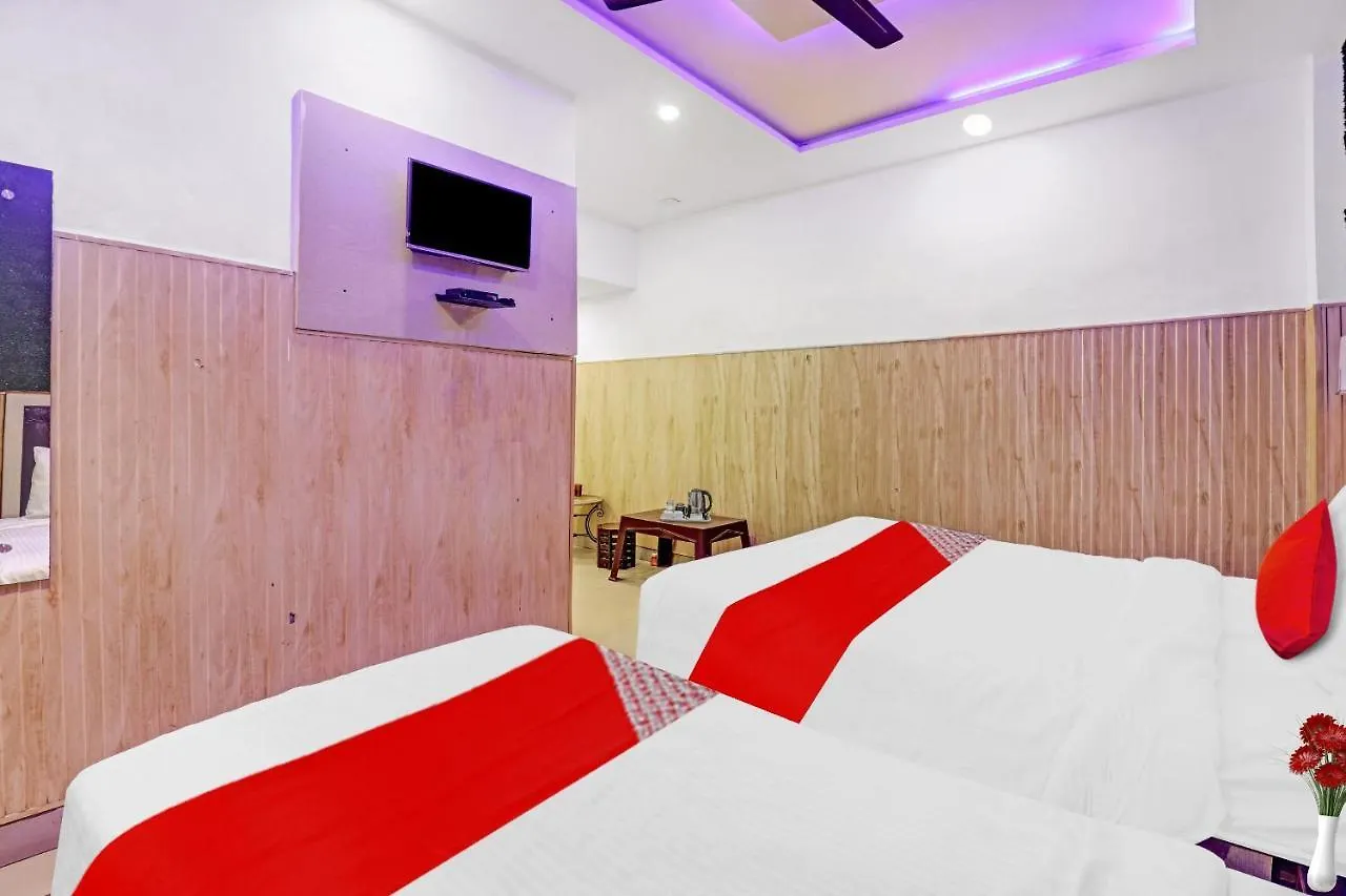 Oyo Flagship Green House Agra