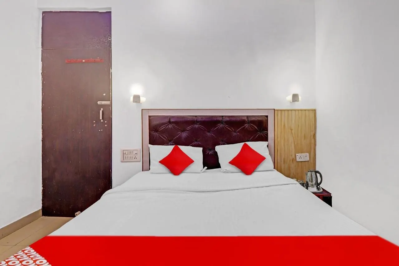 Oyo Flagship Green House Agra