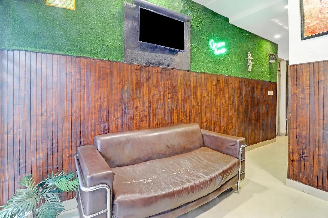 Oyo Flagship Green House Agra